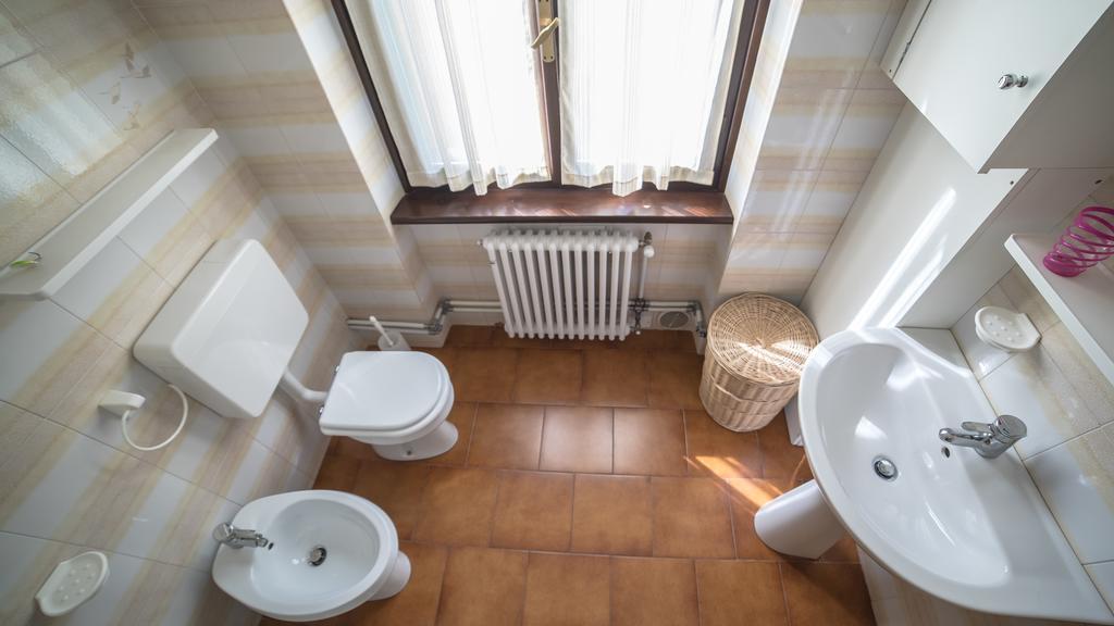 Casa Enrico Lejlighed Pieve di Ledro Værelse billede